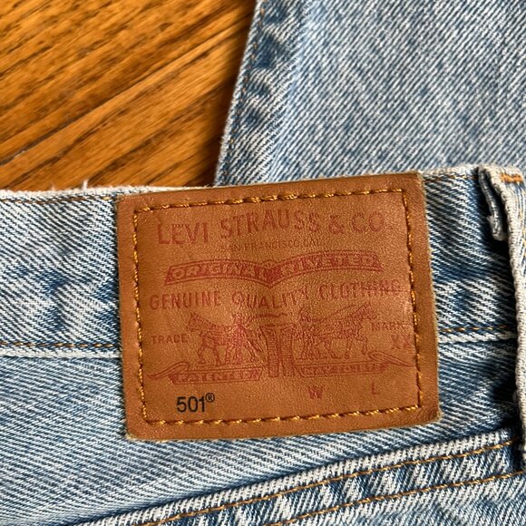 Levis distress 501 jeans, size 24 - Picture 3 of 4